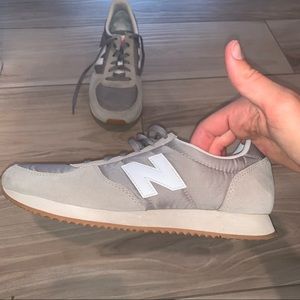 New Balance 220 Classic v1 sneaker - like new